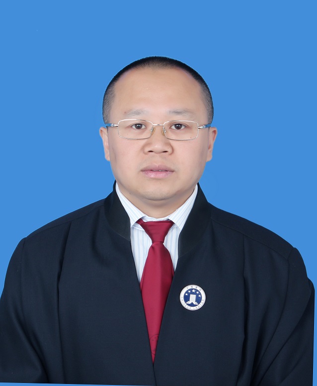专职律师邓显伦